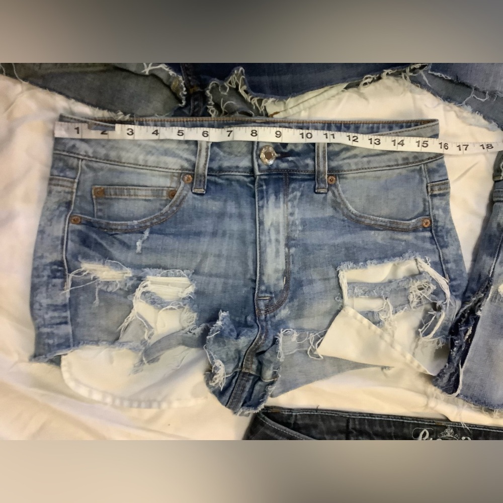 Pairs of 5 Shorts
Multi Brand 
Measurements in clouded